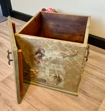 Load image into Gallery viewer, Large Wooden Box