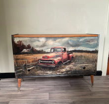 Load image into Gallery viewer, Rustic Retro Rimu Glory Box – One of a Kind