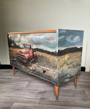 Load image into Gallery viewer, Rustic Retro Rimu Glory Box – One of a Kind