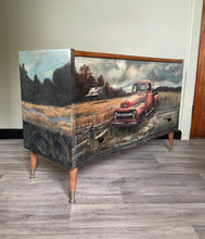 Load image into Gallery viewer, Rustic Retro Rimu Glory Box – One of a Kind