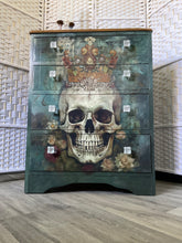 Load image into Gallery viewer, Tallboy-Skull Queen
