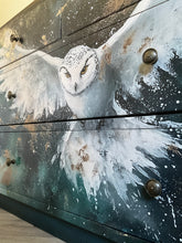 Load image into Gallery viewer, Snowy Owl Dresser