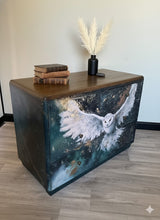 Load image into Gallery viewer, Snowy Owl Dresser