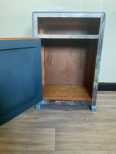 Load image into Gallery viewer, Cabinet