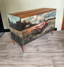 Load image into Gallery viewer, Rustic Retro Rimu Glory Box – One of a Kind
