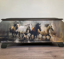 Load image into Gallery viewer, Storage Box-Galloping Horses
