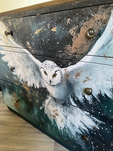 Snowy Owl Dresser