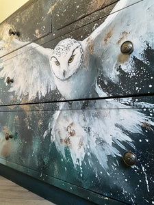 Snowy Owl Dresser